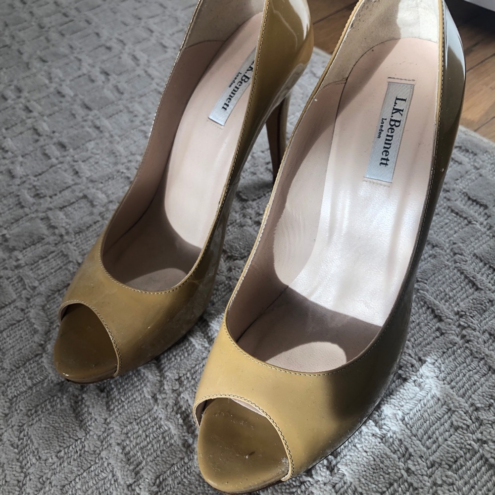 Tan LK Bennett stilettos size 41!